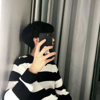 2019最新手机控男生头像帅气超拽 道理都懂情绪难控