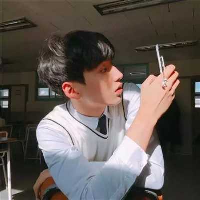 男生侧面2018帅气好看的头像 你是我触摸不到的海市蜃楼